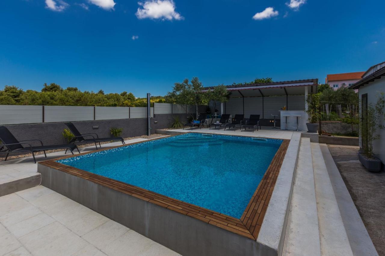 Katina Apartment With Private Pool Zadar Buitenkant foto