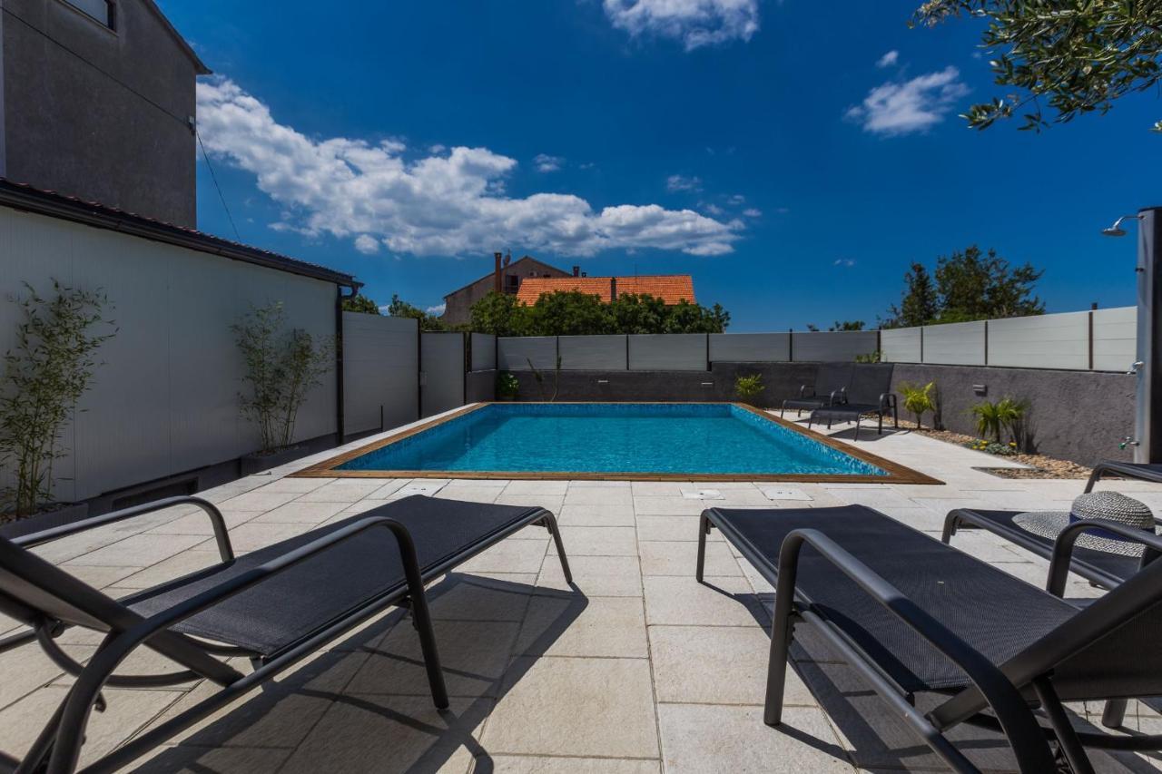 Katina Apartment With Private Pool Zadar Buitenkant foto