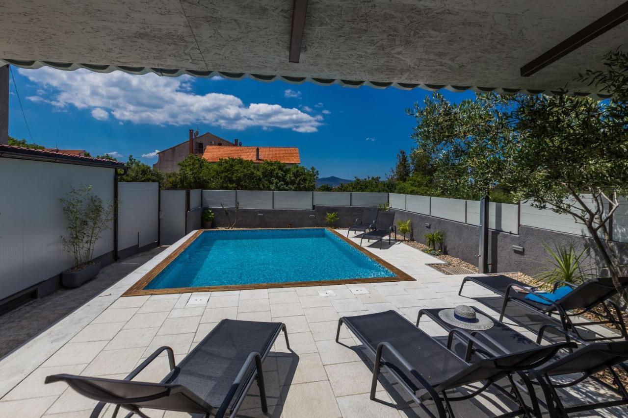 Katina Apartment With Private Pool Zadar Buitenkant foto